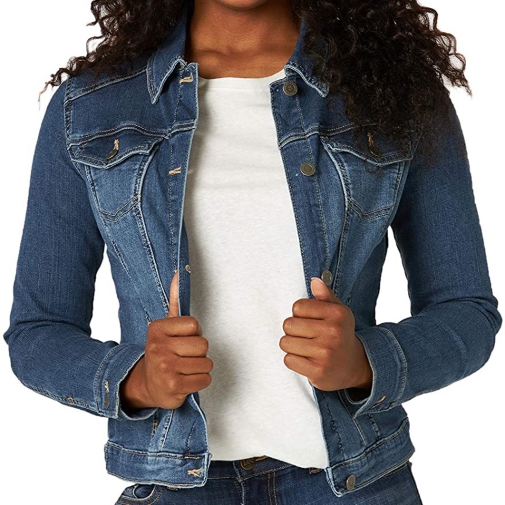 Jean Jacket 🧥 excellent wardrobe staple!
